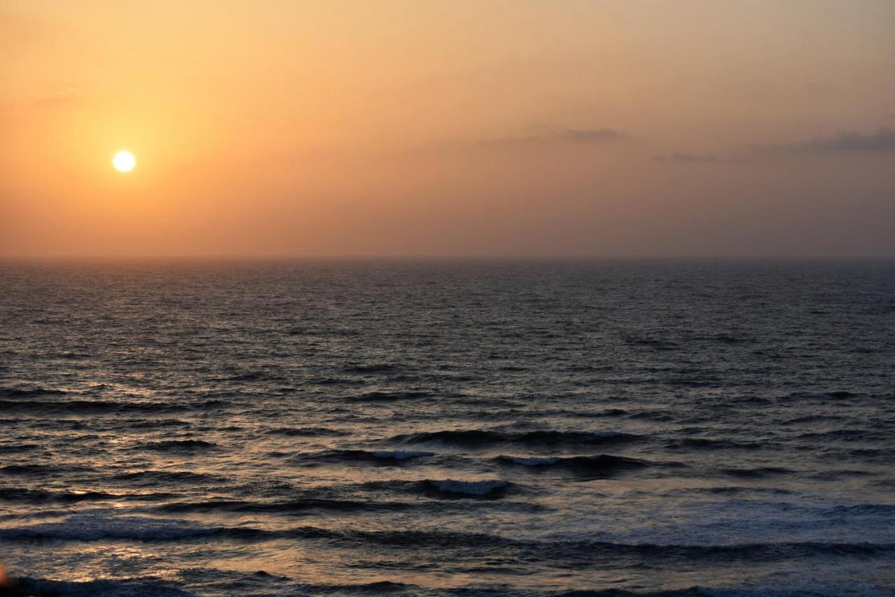 בת ים Penthouse Apartment On The Beach מראה חיצוני תמונה