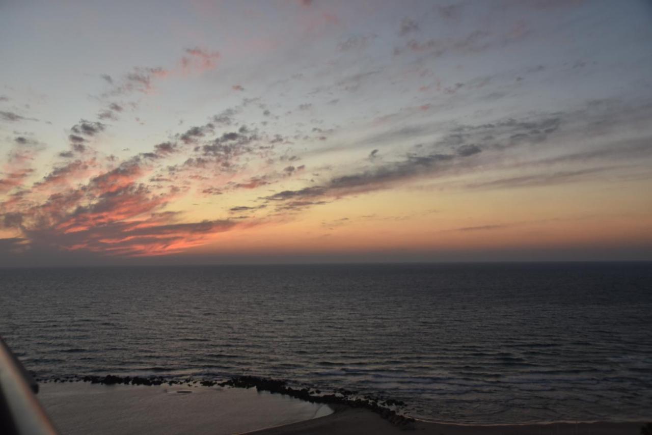 בת ים Penthouse Apartment On The Beach מראה חיצוני תמונה