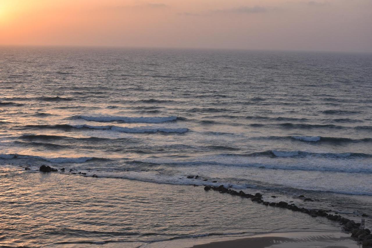 בת ים Penthouse Apartment On The Beach מראה חיצוני תמונה