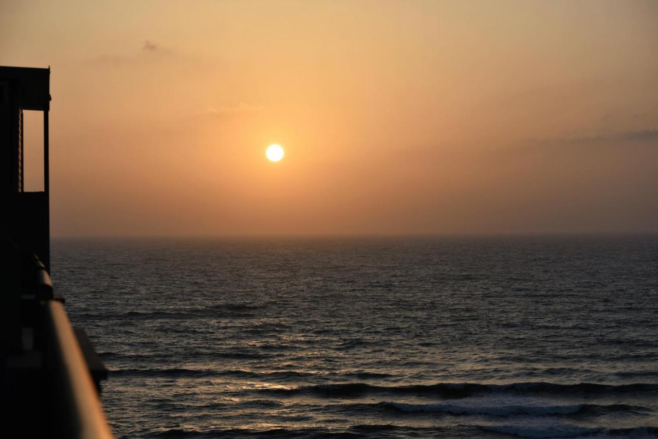 בת ים Penthouse Apartment On The Beach מראה חיצוני תמונה